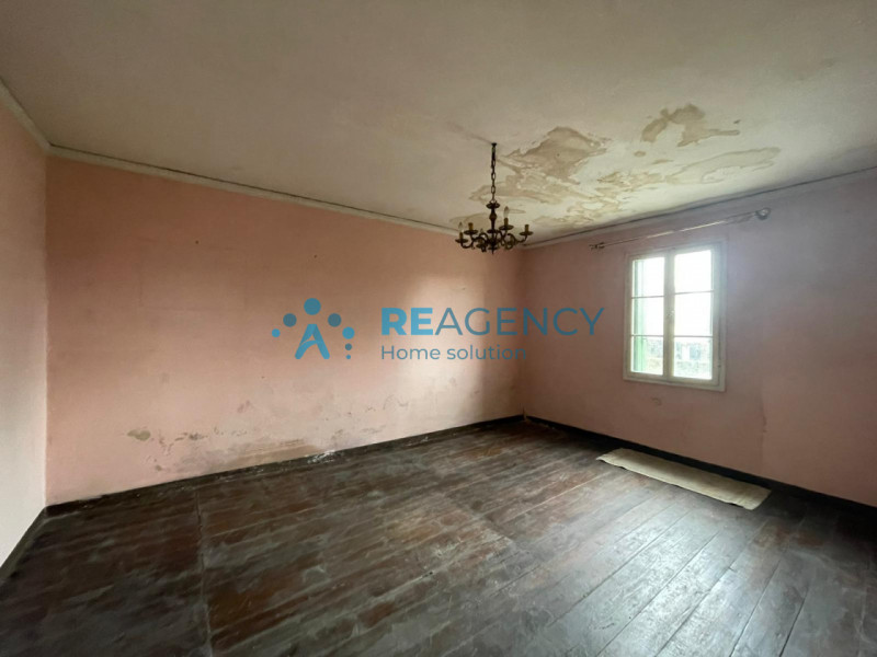 Nel cuore verde di Dueville, proponiamo in vendita una rara opportunità: casa singola immersa nel...