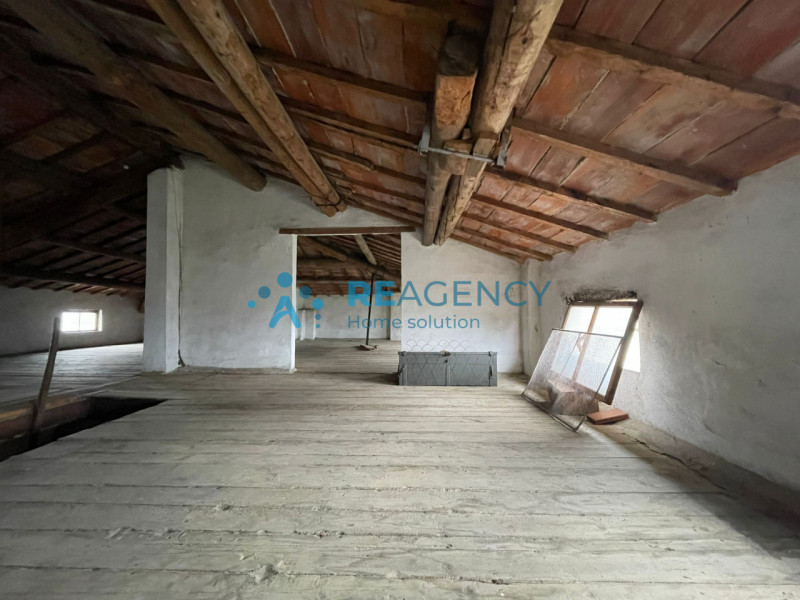 Nel cuore verde di Dueville, proponiamo in vendita una rara opportunità: casa singola immersa nel...