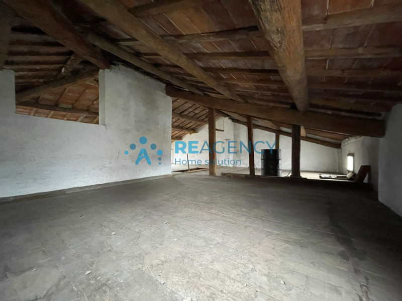 Nel cuore verde di Dueville, proponiamo in vendita una rara opportunità: casa singola immersa nel...