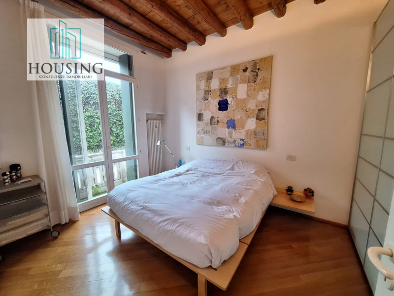 Nel pieno centro storico di Padova, nella prestigiosa zona di Riviera Tito Livio servita dal tram...