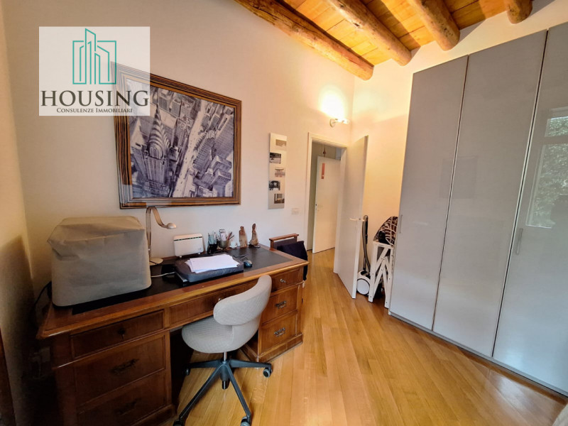 Nel pieno centro storico di Padova, nella prestigiosa zona di Riviera Tito Livio servita dal tram...