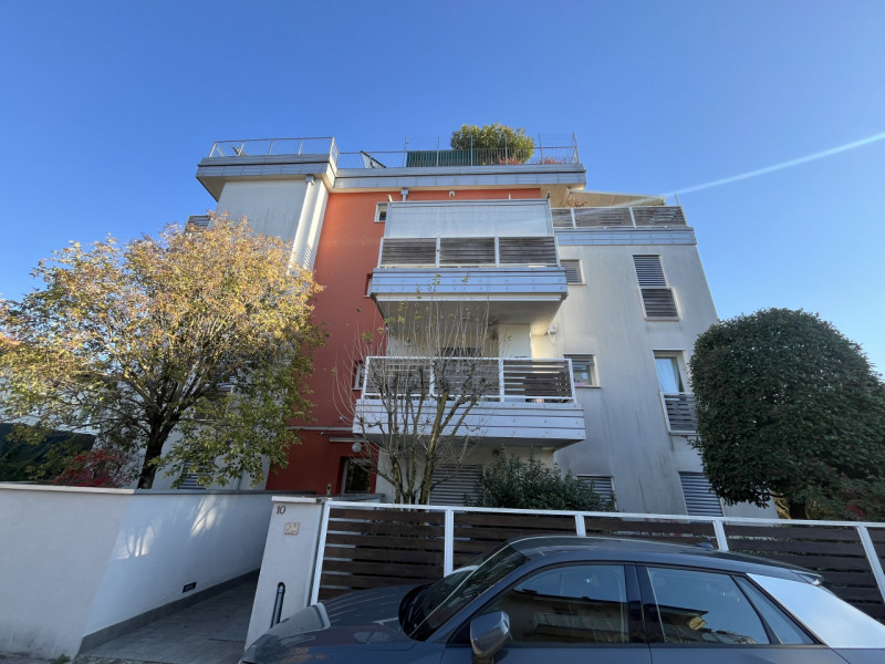 Scoprite il vostro nuovo rifugio nella tranquilla e sicura zona di Saviabona a Vicenza! Questo sp...