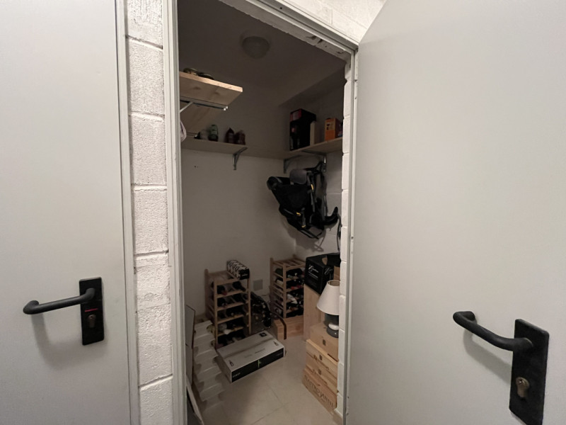 Scoprite il vostro nuovo rifugio nella tranquilla e sicura zona di Saviabona a Vicenza! Questo sp...