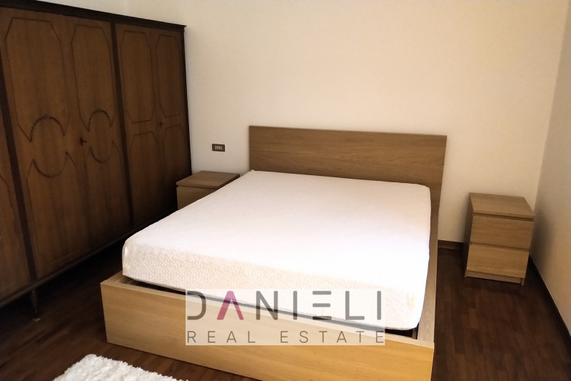 Montecchio Maggiore: nel cuore del centro storico disponiamo di attico con ingresso totalmente in...