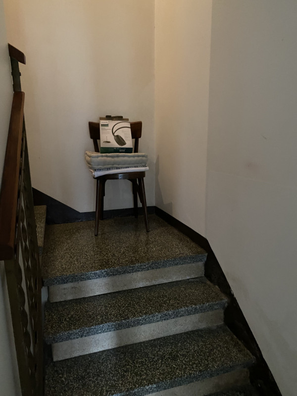 Proponiamo in vendita 2 abitazioni accostate con scoperto e ingressi indipendenti, ideali per 2 n...