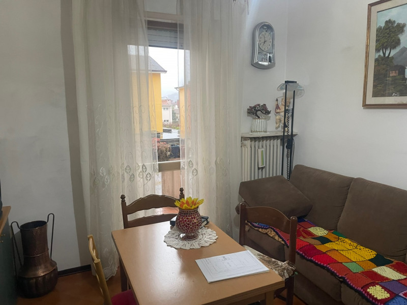 In zona centrale, proponiamo appartamento al primo piano dotato di ascensore composto da cucina, ...