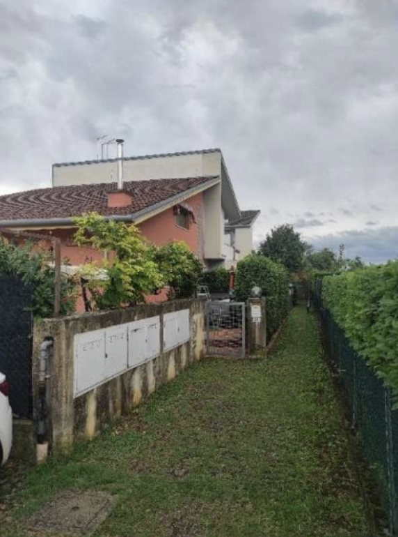 CASA SINGOLA ALL'ASTA IN VIA PO, VOLPAGO DEL MONTELLO (TV)

Si propone il diritto di piena propri...