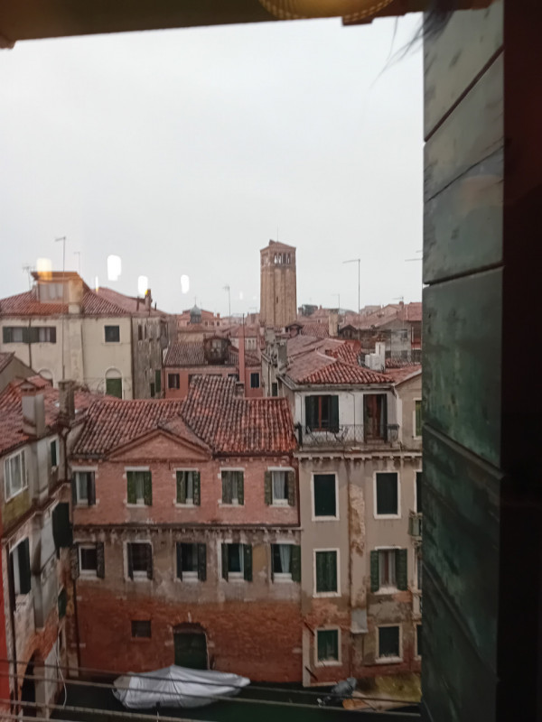 Vendesi in Campo San Boldo, appartamento in un esclusivo palazzo vincolato, composto da: ingresso...