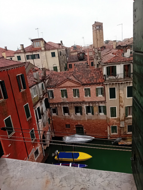 Vendesi in Campo San Boldo, appartamento in un esclusivo palazzo vincolato, composto da: ingresso...