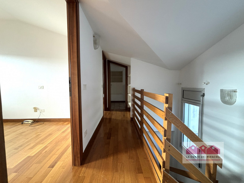 PIAZZA MATTEOTTI: SPAZIOSO BICAMERE SU DUE LIVELLI, 2 BAGNI, 1 LAVANDERIA, 1 STANZA PER ULTERIORE...