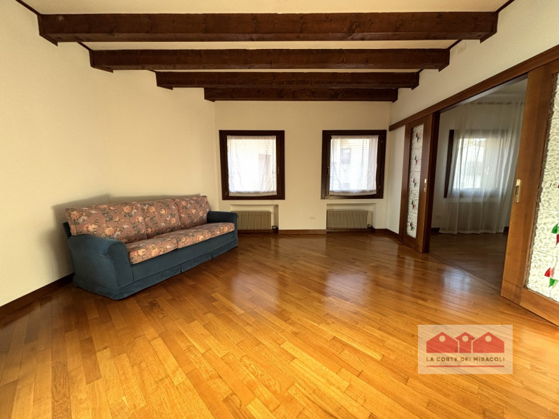 PIAZZA MATTEOTTI: SPAZIOSO BICAMERE SU DUE LIVELLI, 2 BAGNI, 1 LAVANDERIA, 1 STANZA PER ULTERIORE...