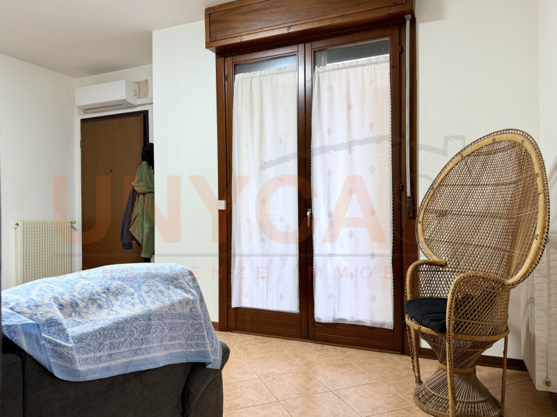 MESTRINO: in posizione centrale e ampiamente servita proponiamo in vendita appartamento bicamere,...