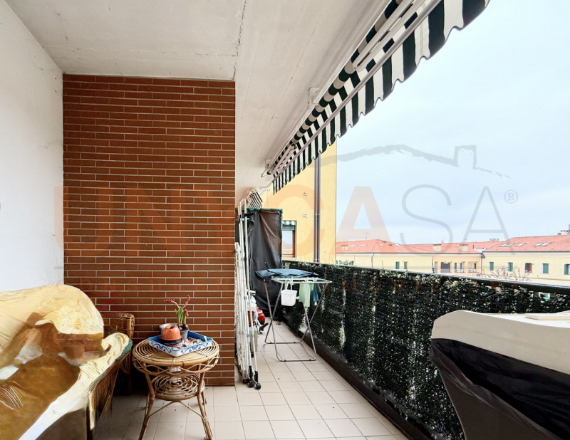 MESTRINO: in posizione centrale e ampiamente servita proponiamo in vendita appartamento bicamere,...