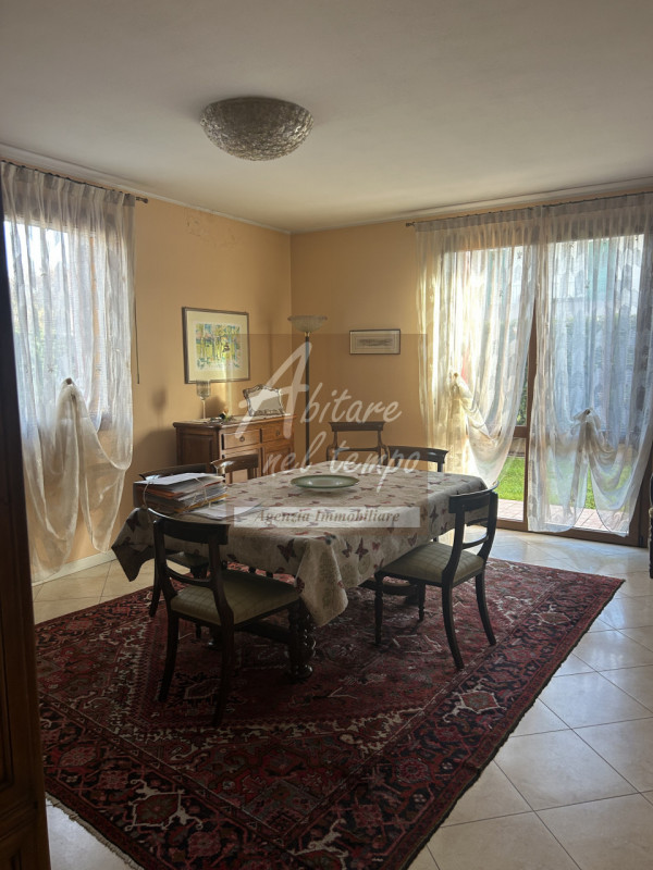 CITTADELLA (PD) - ZONA CITTADELLA SUD 

In esclusiva proponiamo una splendida bifamiliare dispost...