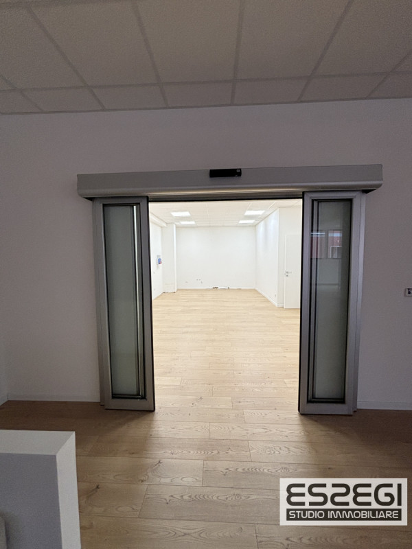 PADOVA EST - VIALE della NAVIGAZIONE INTERNA. Proponiamo in locazione un ampio e moderno ufficio ...