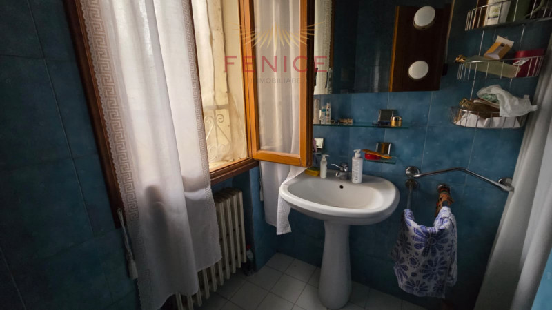 Scoprite questa splendida casa singola situata nel cuore di Crespano del Grappa, un comune affasc...