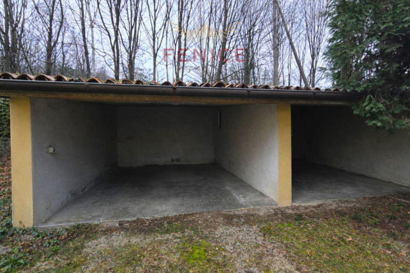 Scoprite questa splendida casa singola situata nel cuore di Crespano del Grappa, un comune affasc...