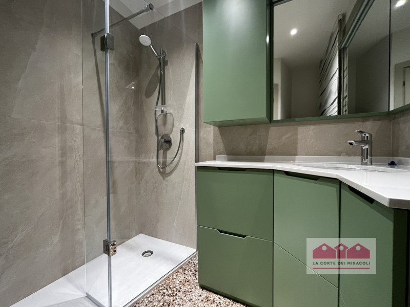 VICENZA: BICAMERE FINEMENTE RISTRUTTURATO ALL'INTERNO DI UN PIANO NOBILE DI UN PALAZZO STORICO. C...