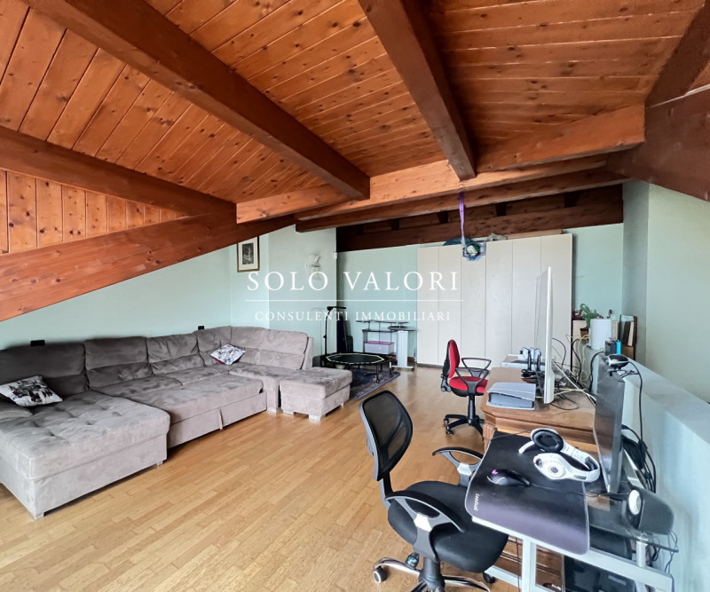 Rif. A913 (per info 338 9387816 Matteo – 340 2242606 Marco)

Ampio duplex a Loreggia, situato in ...