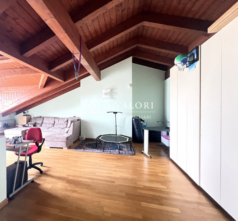 Rif. A913 (per info 338 9387816 Matteo – 340 2242606 Marco)

Ampio duplex a Loreggia, situato in ...