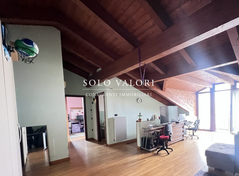 Rif. A913 (per info 338 9387816 Matteo – 340 2242606 Marco)

Ampio duplex a Loreggia, situato in ...