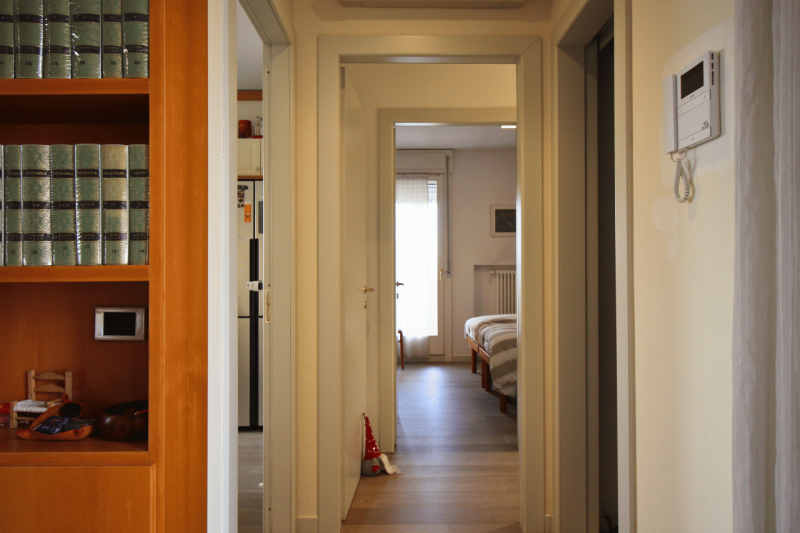 In condominio signorile e ben abitato, a pochi passi dal centro storico, proponiamo in vendita un...