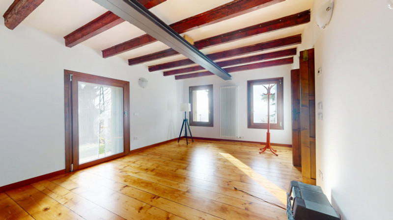 Completely renovated semi-detached house located in Creazzo Colle, in one of the most sought-afte...