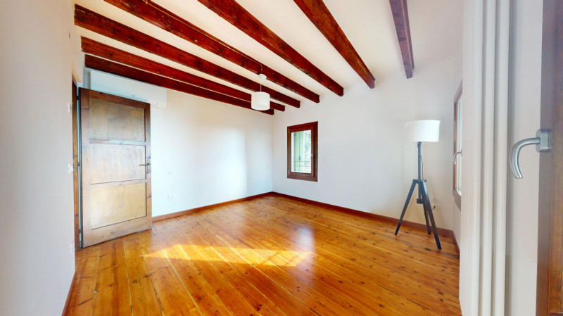 Completely renovated semi-detached house located in Creazzo Colle, in one of the most sought-afte...