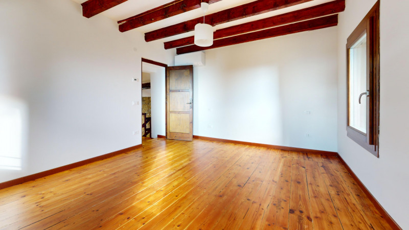 Completely renovated semi-detached house located in Creazzo Colle, in one of the most sought-afte...