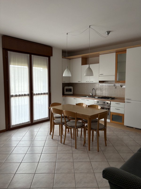 BOSCO DI RUBANO - CENTRALE , COMODO A TUTTI I SERVIZI , SCUOLE E MEZZI DI TRASPORTO AFFITTASI LIB...