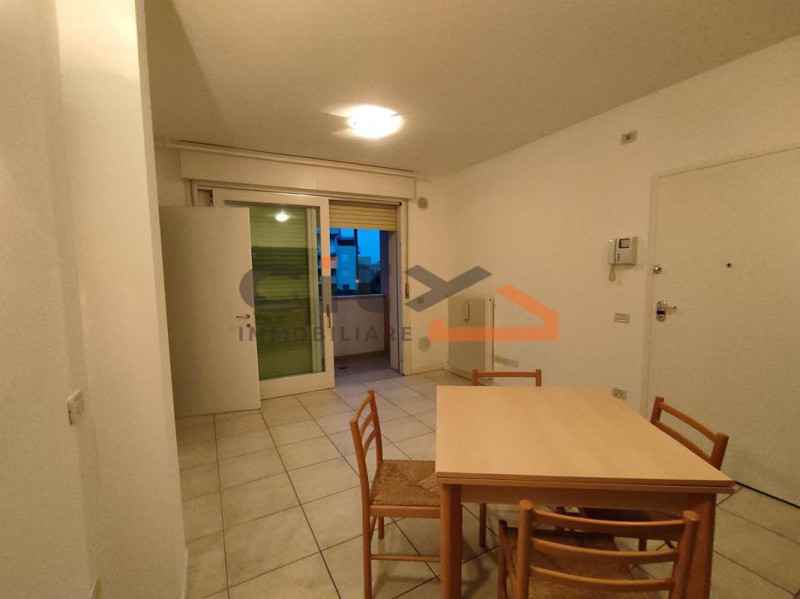 In zona San Fortunato, all’interno di un contesto residenziale tranquillo e ben servito, proponia...