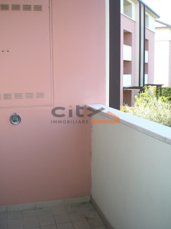 In zona San Fortunato, all’interno di un contesto residenziale tranquillo e ben servito, proponia...