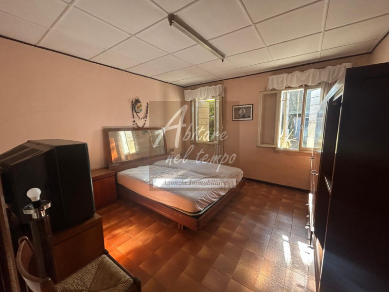 TOMBOLO (PD) - FRAZIONE ONARA 

In una zona tranquilla e comoda ai principali servizi, proponiamo...