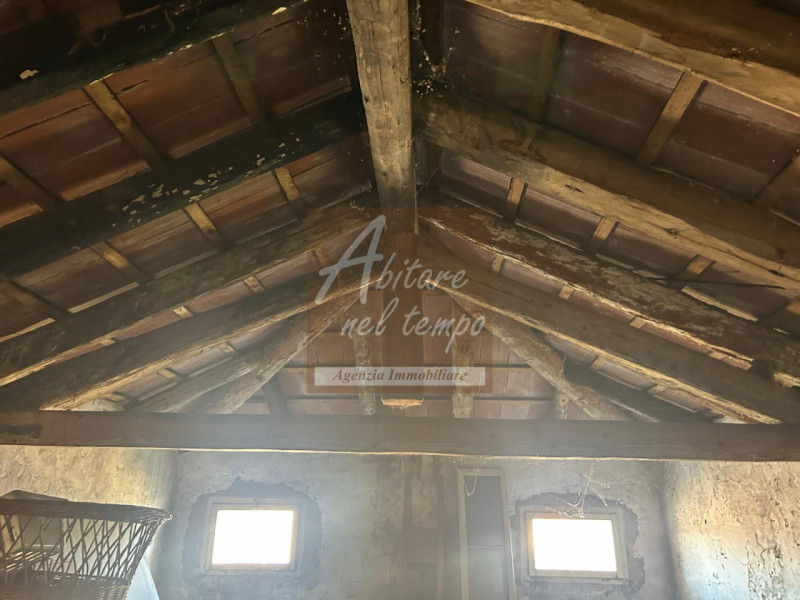 TOMBOLO (PD) - FRAZIONE ONARA 

In una zona tranquilla e comoda ai principali servizi, proponiamo...