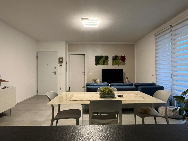 Nel centro di Veggiano, in una posizione privilegiata e servita da tutti i principali servizi, pr...