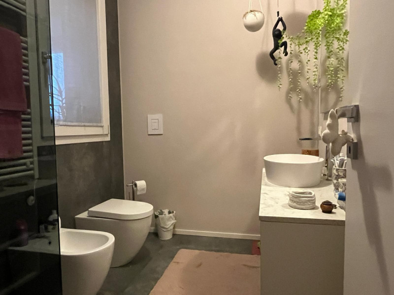 Nel centro di Veggiano, in una posizione privilegiata e servita da tutti i principali servizi, pr...