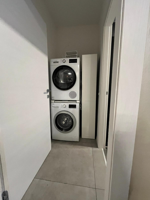 Nel centro di Veggiano, in una posizione privilegiata e servita da tutti i principali servizi, pr...