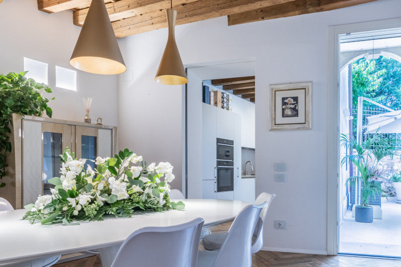 CENTRO STORICO - In una delle vie più eleganti di Vicenza proponiamo in vendita un prestigioso pa...