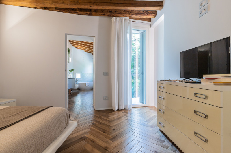 CENTRO STORICO - In una delle vie più eleganti di Vicenza proponiamo in vendita un prestigioso pa...