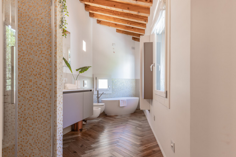 CENTRO STORICO - In una delle vie più eleganti di Vicenza proponiamo in vendita un prestigioso pa...