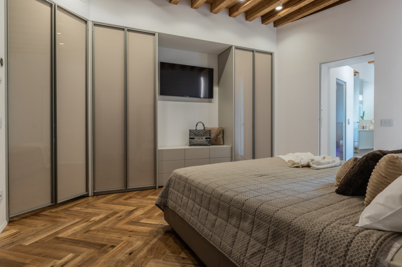 CENTRO STORICO - In una delle vie più eleganti di Vicenza proponiamo in vendita un prestigioso pa...