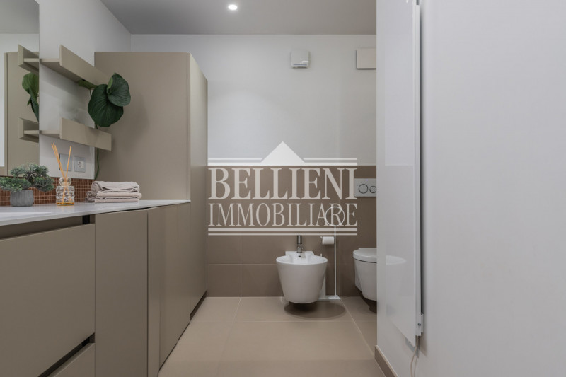 CENTRO STORICO - In una delle vie più eleganti di Vicenza proponiamo in vendita un prestigioso pa...