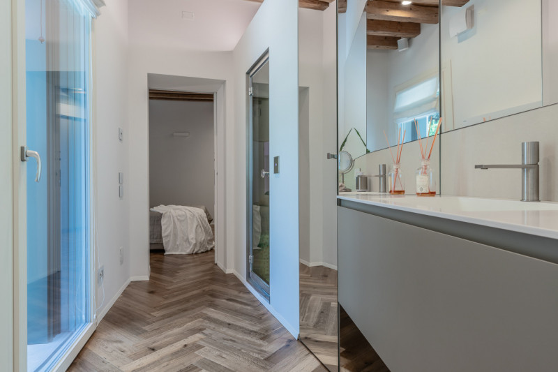 CENTRO STORICO - In una delle vie più eleganti di Vicenza proponiamo in vendita un prestigioso pa...