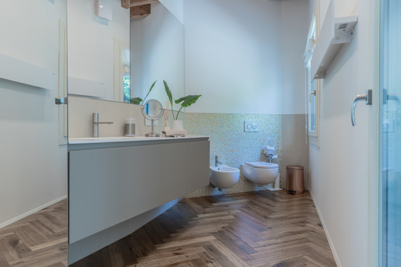 CENTRO STORICO - In una delle vie più eleganti di Vicenza proponiamo in vendita un prestigioso pa...