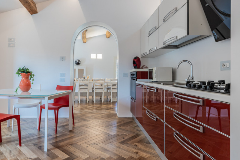 CENTRO STORICO - In una delle vie più eleganti di Vicenza proponiamo in vendita un prestigioso pa...