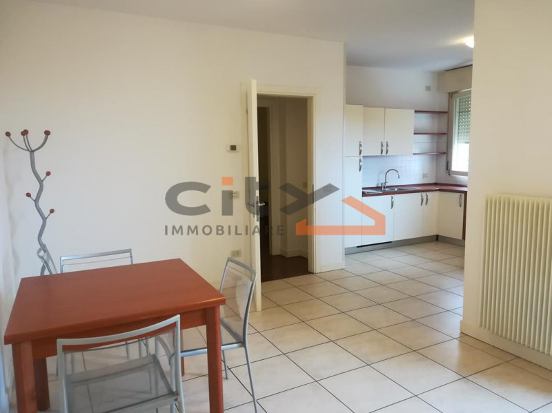 In zona San Fortunato, inserito in un contesto residenziale tranquillo e ben servito, proponiamo ...