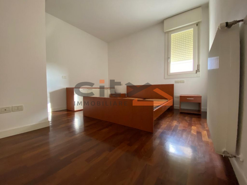 In zona San Fortunato, inserito in un contesto residenziale tranquillo e ben servito, proponiamo ...