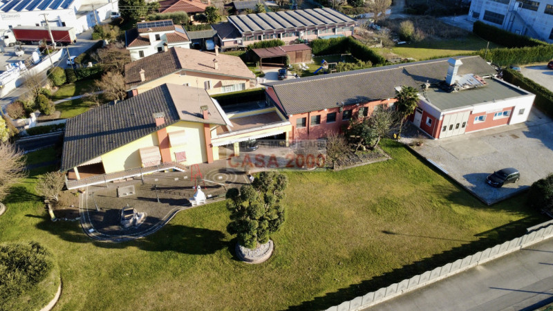 – ABITAZIONE
Piombino Dese (PD) – Zona industriale

Villetta singola indipendente con ampio terre...