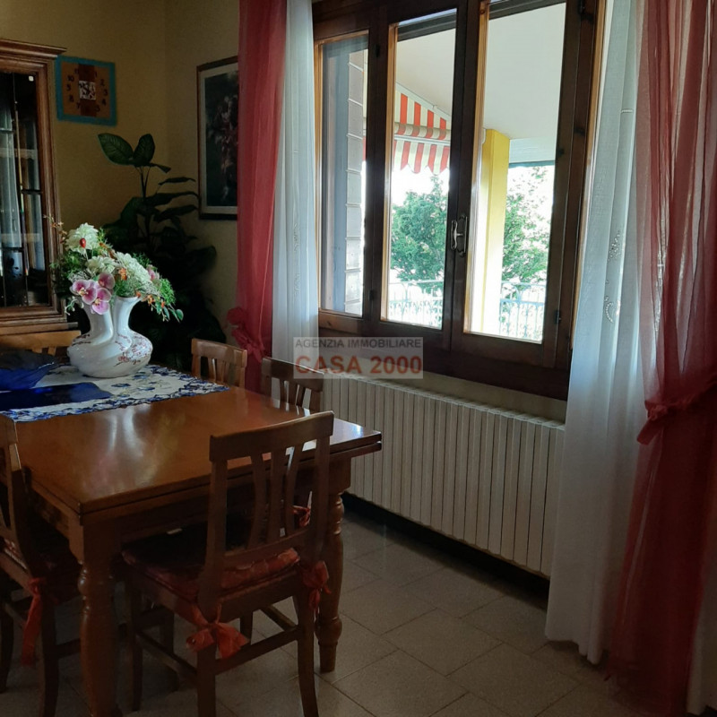 – ABITAZIONE
Piombino Dese (PD) – Zona industriale

Villetta singola indipendente con ampio terre...