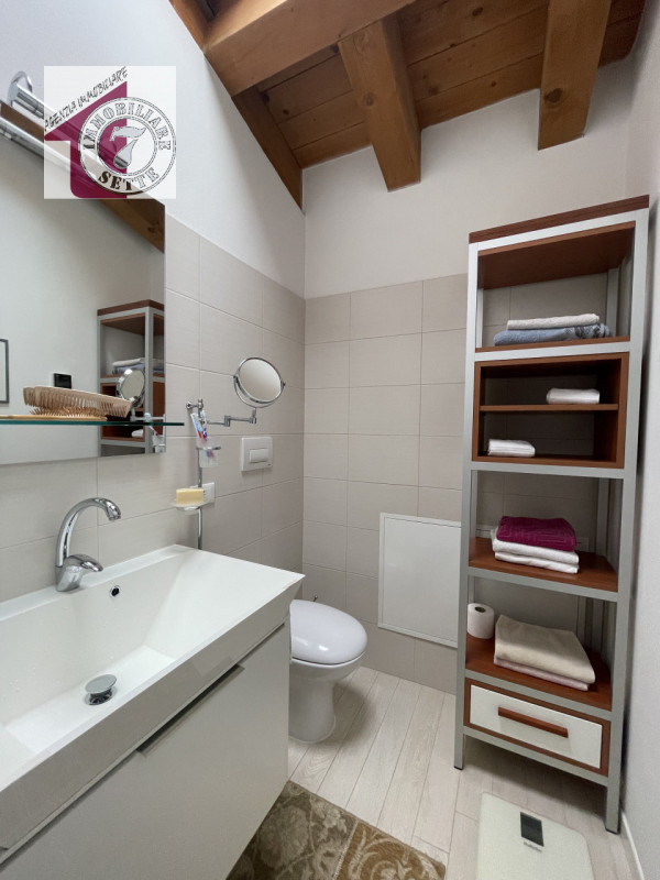 Vendesi BOLZANO VICENTINO CENTRO PORZIONE DI VILLETTA A SCHIERA, anno di costruzione 2015, all'in...